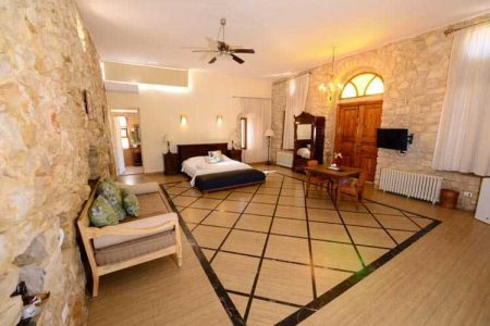 Didon Room#1 in a Guesthouse – Abdelli, Batroun