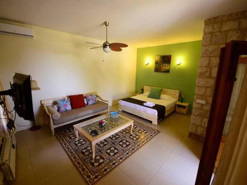 Achtarout Room#2 in a Guesthouse – Abdelli, Batroun