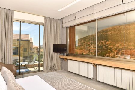 Premium Room in Luxurious Hotel – Ehden