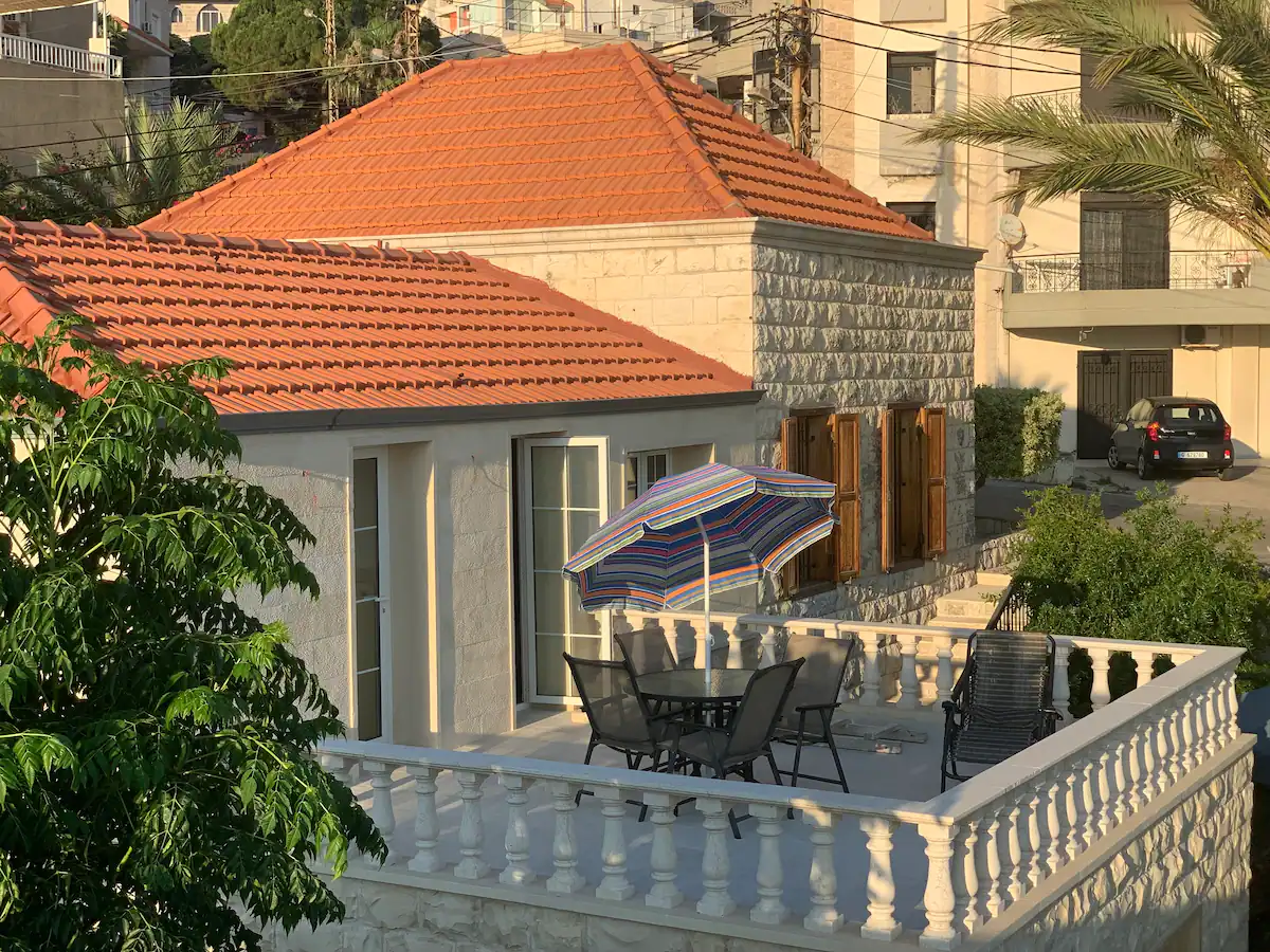 Stone Guesthouse – Kfarabida