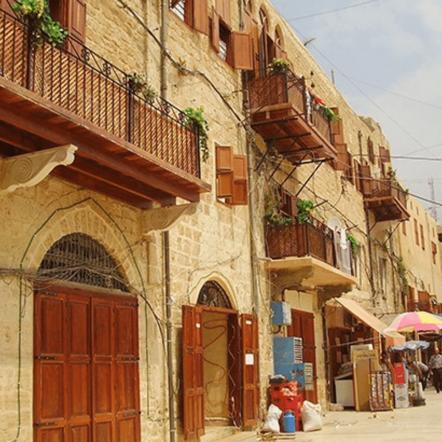 Walk and discover old streets 