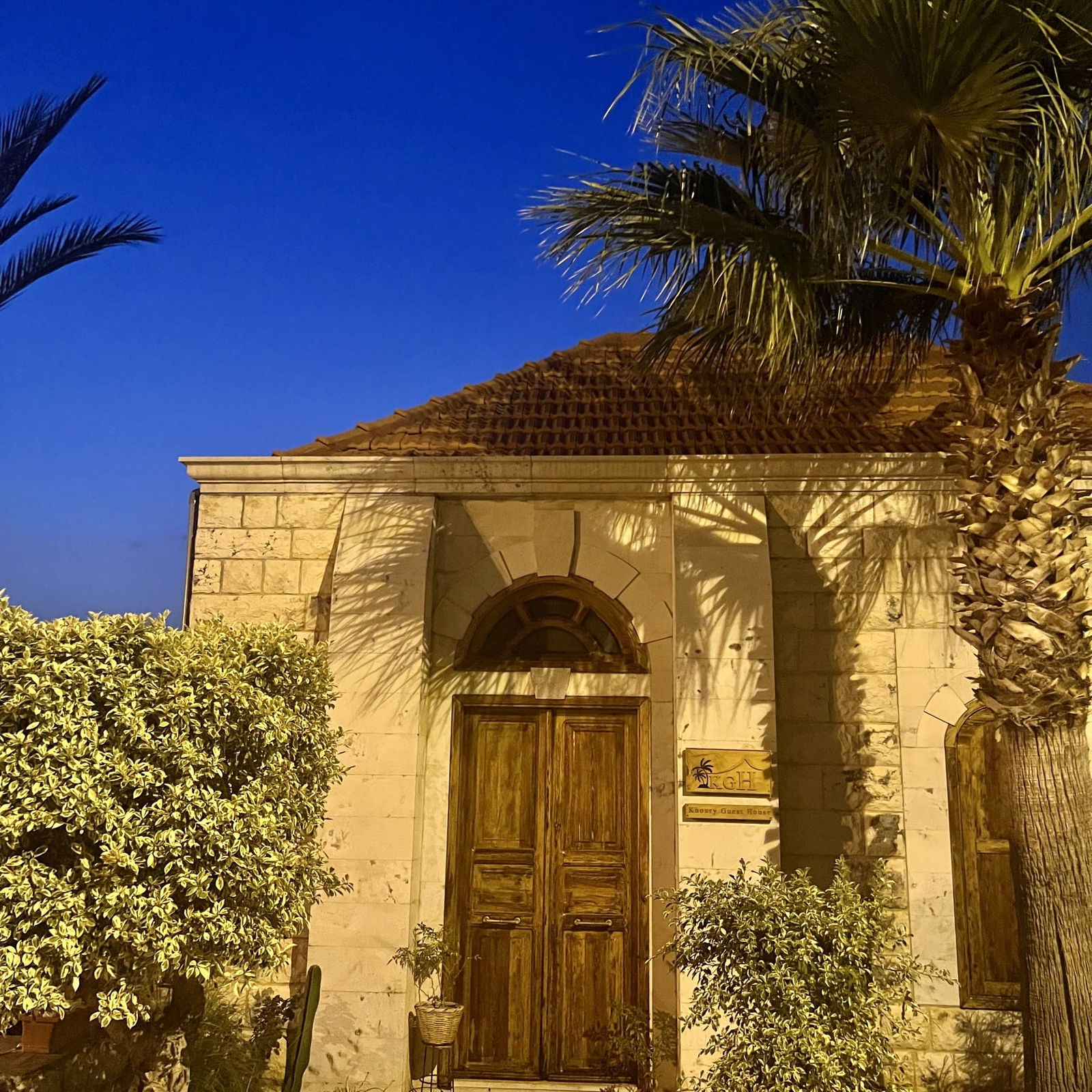 Stone Guesthouse with Jacuzzi – Kfarabida, Batroun