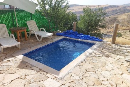 Ward Chalet with Private Pool – Barouk