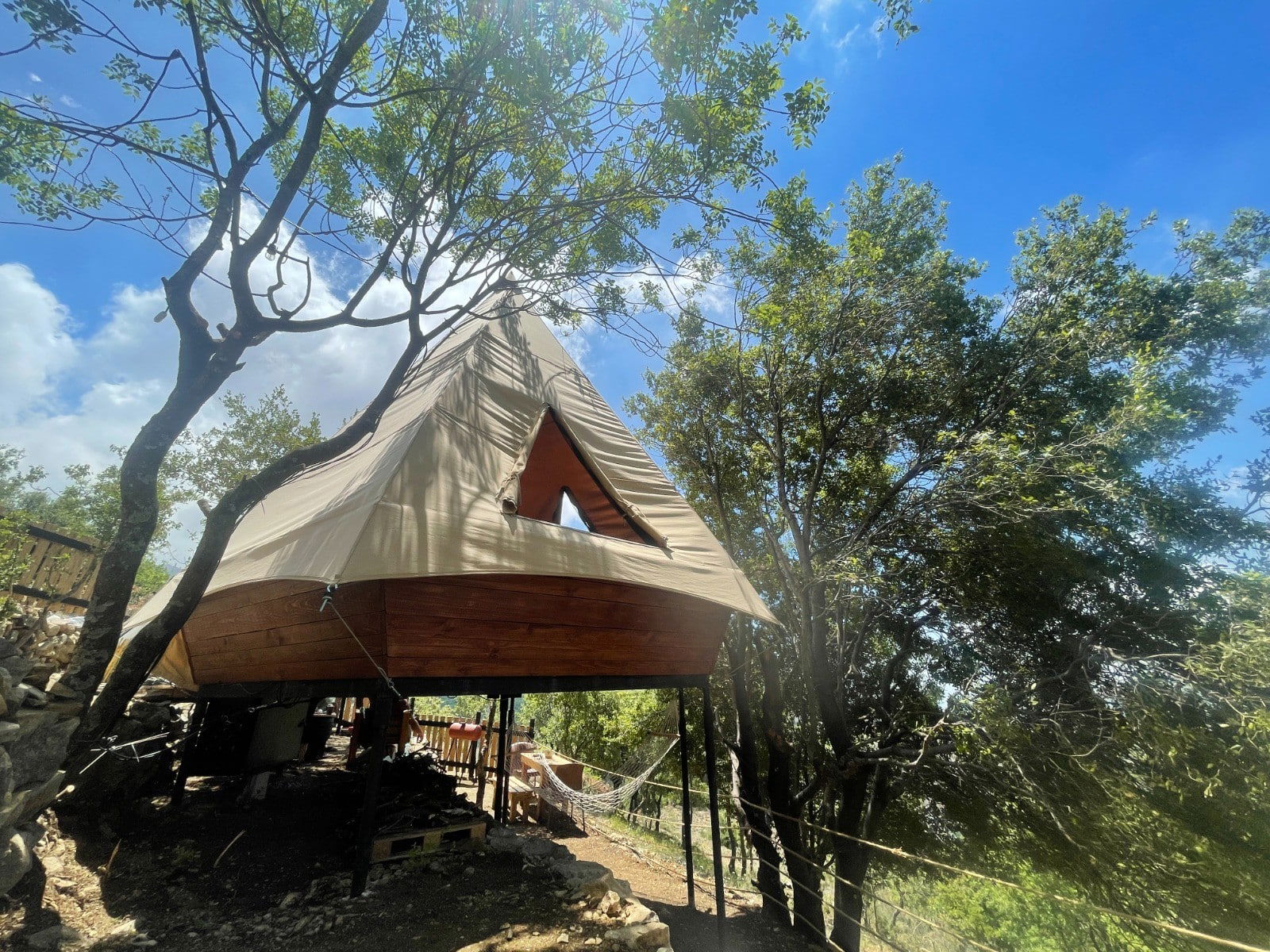 TreeHouses- Ain el Teffaha, El Matn