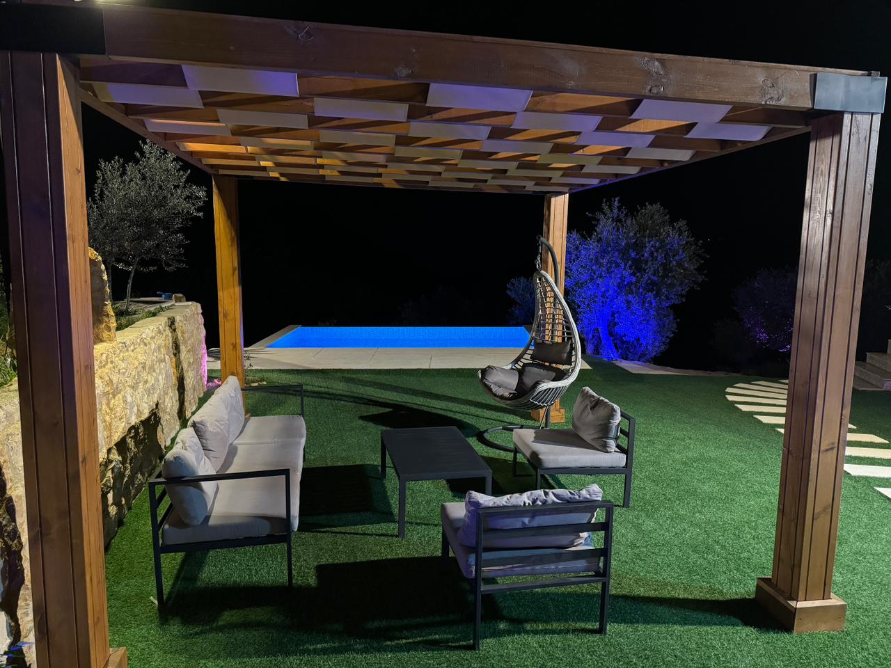 Guesthouse with Pool – Daqqoun, Chouf