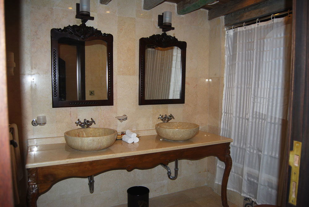 Deluxe Double Room in a Traditional Village – Beirut