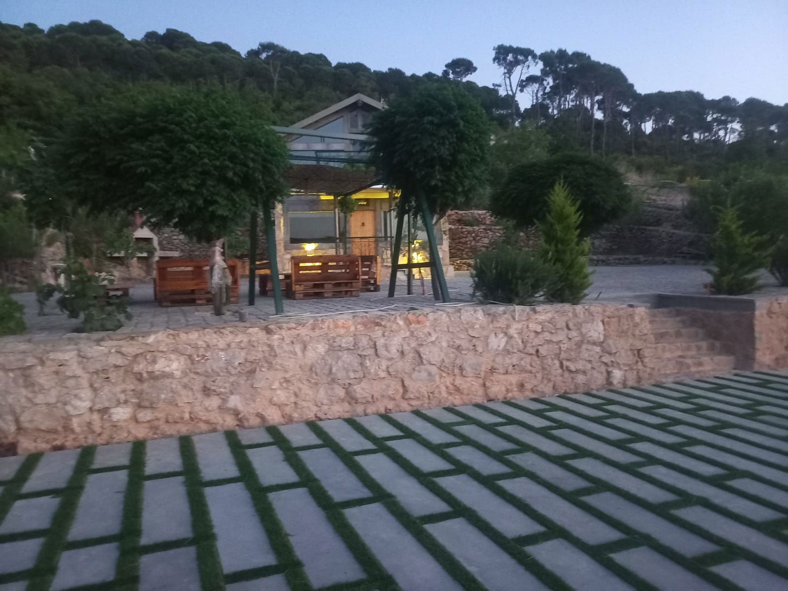 Stone House with Pool for Day Use (no sleeping) – Qornayel, Baabda