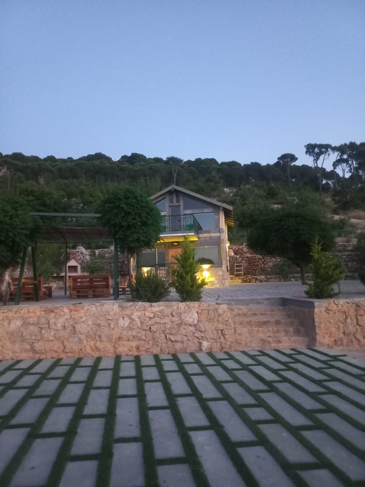 Stone House with Pool for Day Use (no sleeping) – Qornayel, Baabda