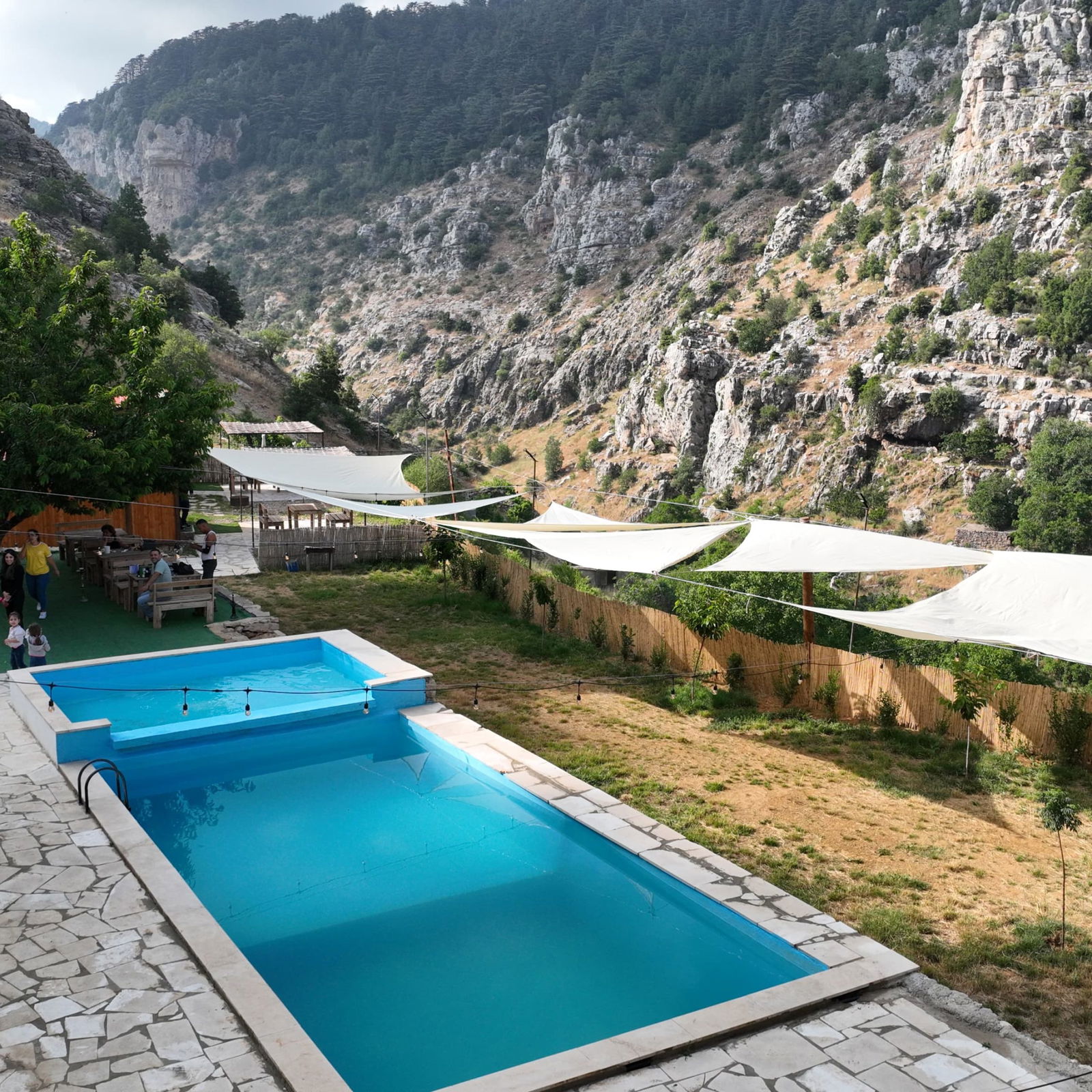 Chalet Two with a Pool – Tannourine