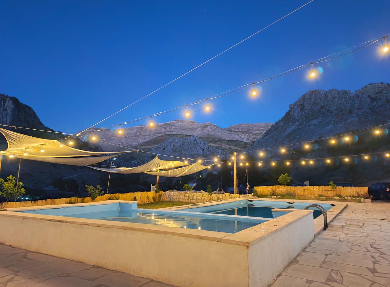 Chalet Two with a Pool – Tannourine