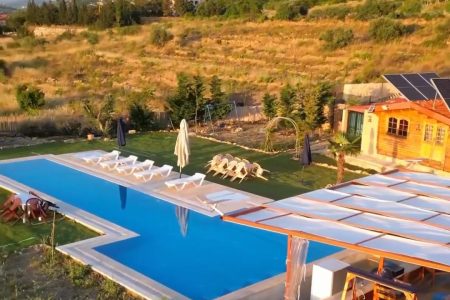 Bungalow with Private Pool – Taazaniyeh, Aley