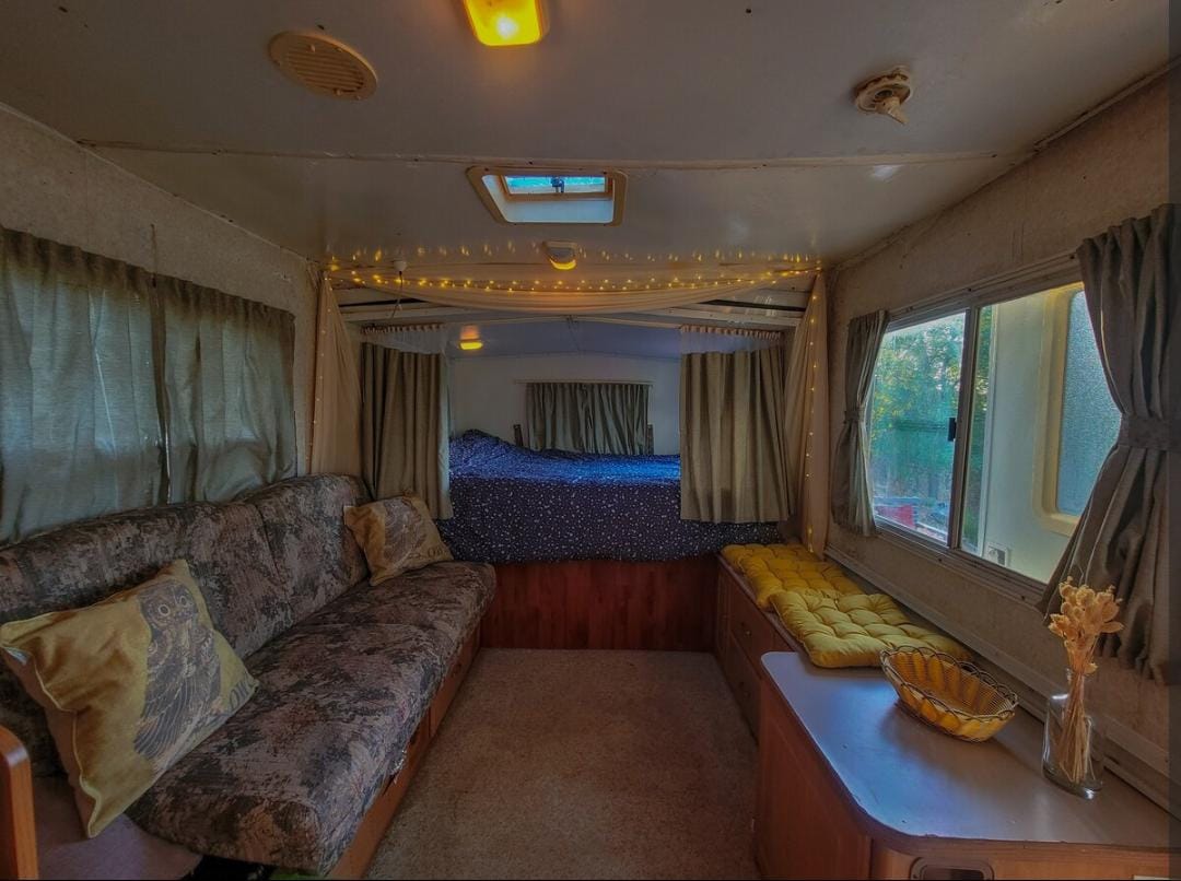 Caravan – Kfar Akab, Matn