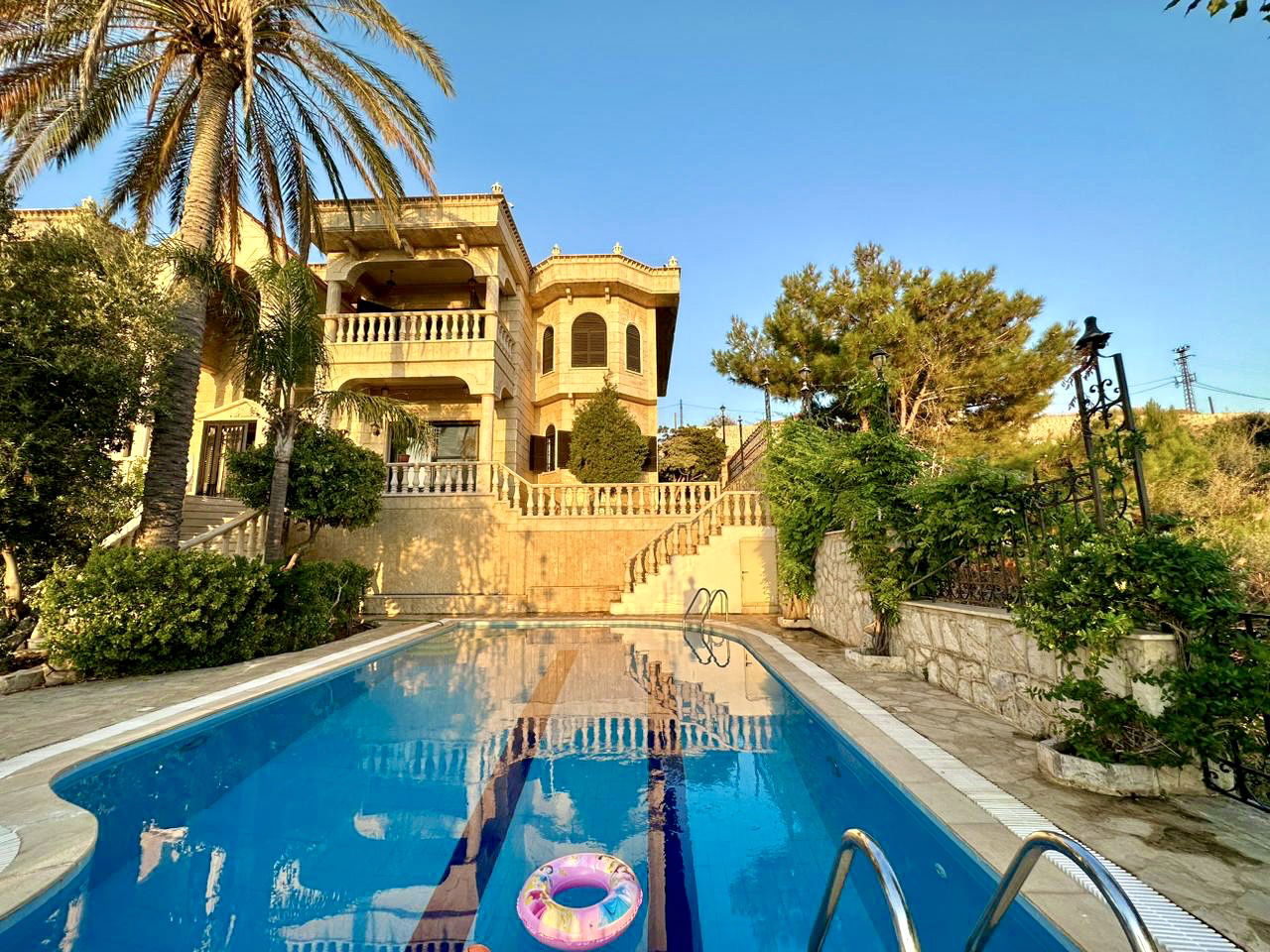 Luxurious Villa with Pool – Kfarabida, Batroun