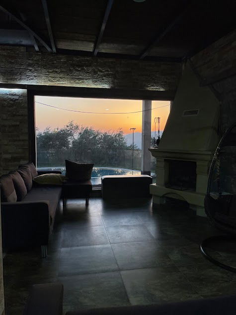 Villa with Pool – Zebdine, Jbeil